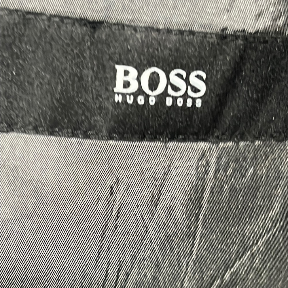 Hugo Boss Suit Black Pinstripe, 100% Virgin Wool, Made in USA, 40R - Picture 10 of 16